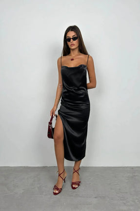 Robe Noire Satinée Chic