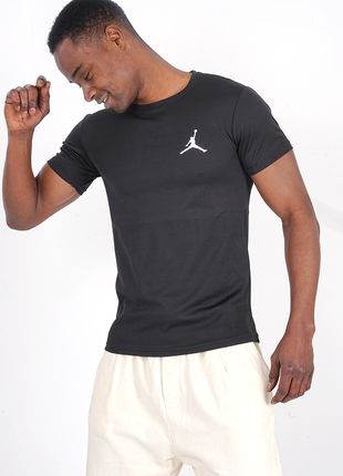 T-Shirt Sportif Noir Dynamique