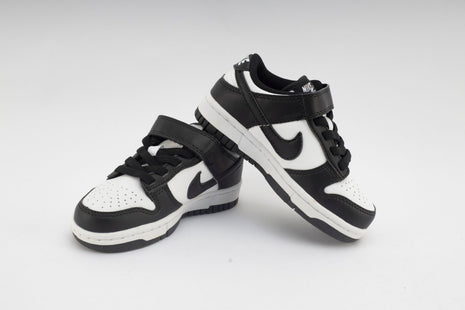 Baskets Nike Dunk Low Panda pour enfant.