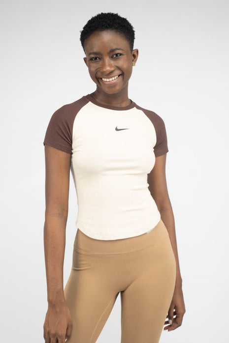 Tshirt Nike manches courtes fitness cardio femme.