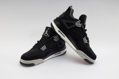 Baskets Air Jordan 4 Black Canvas.