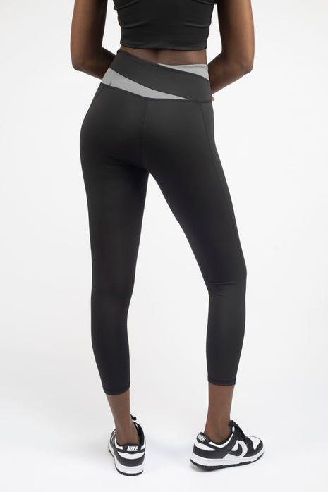 Ensemble Nike de sport leggings et Top de Fitness.