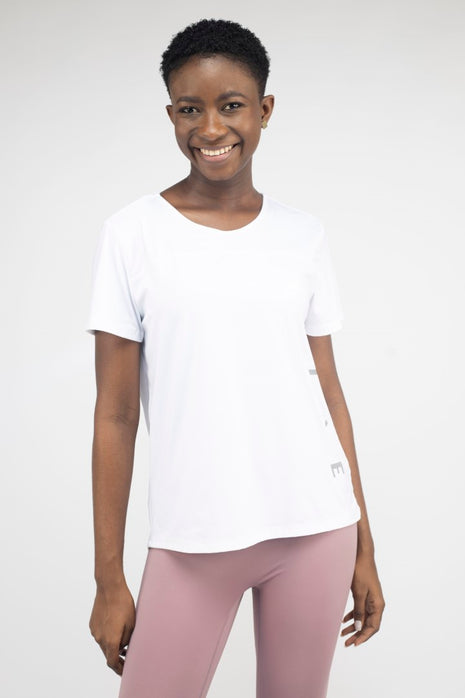 T-shirt Nike manches courtes blanc fitness femme.