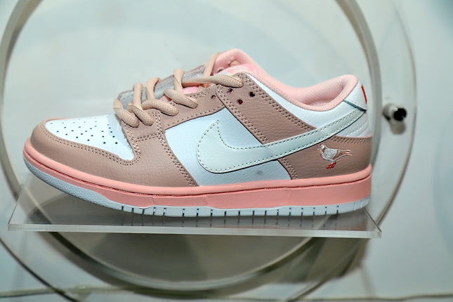 Sneakers Nike SB Dunk Low Rose et Blanc - Shoes (Chaussure) VIP sneaker 👟