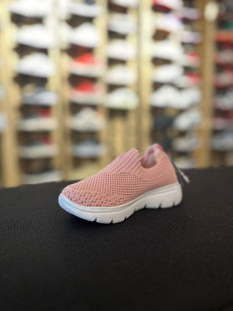 Baskets pour sport SKECHERS ROSE enfant.