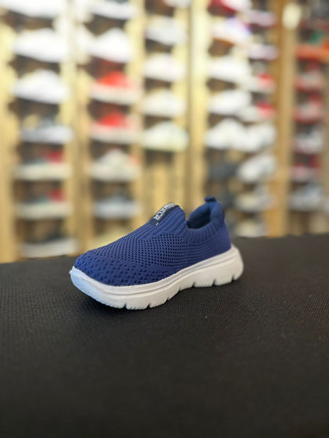 Baskets pour sport SKECHERS BLEU enfant.