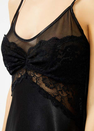 Chemise de Nuit en Satin et Dentelle