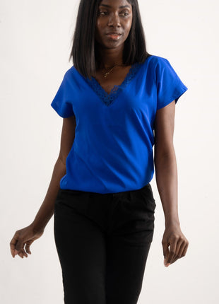 Blouse Chic Bleu Cobalt avec Dentelle Délicate