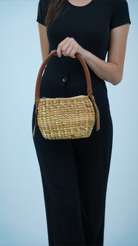 Sac Artisanal en Osier avec Finitions en Cuir