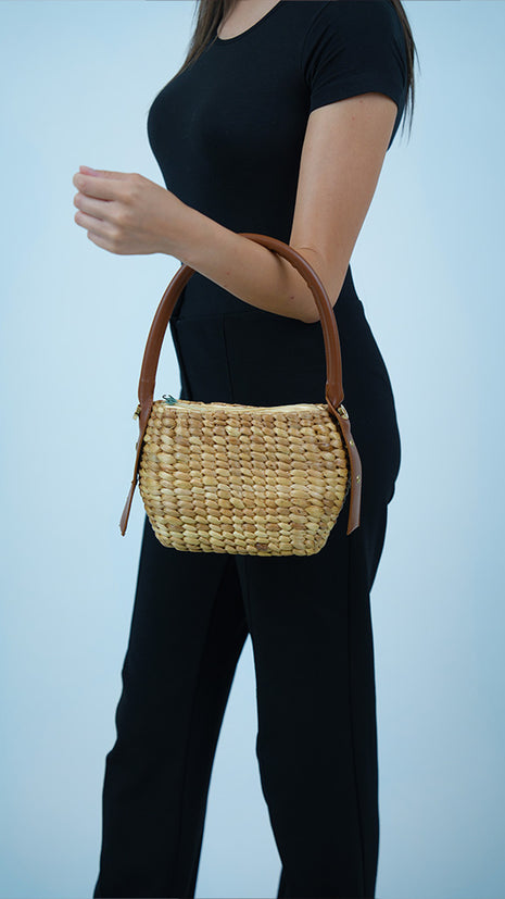 Sac Artisanal en Osier avec Finitions en Cuir