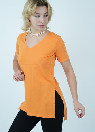 T-Shirt Basique Col V en Orange Vibrant