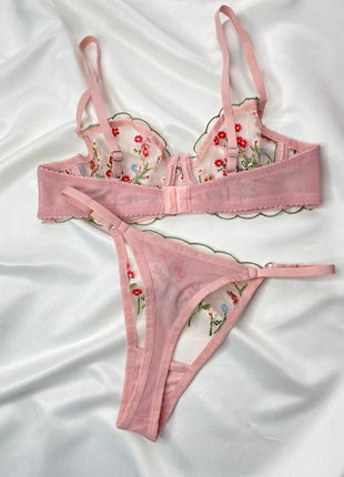 Ensemble de Lingerie Rose avec Broderies Florales Multicolores