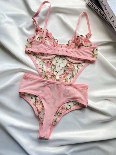 Body en Dentelle Rose Brodé de Fleurs