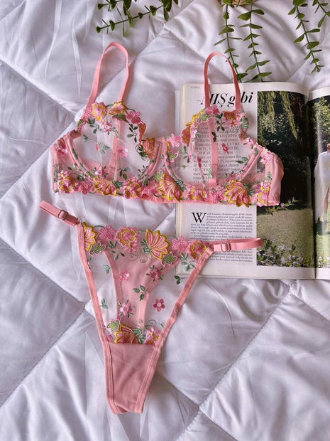 Ensemble bralette et culotte à motifs floraux