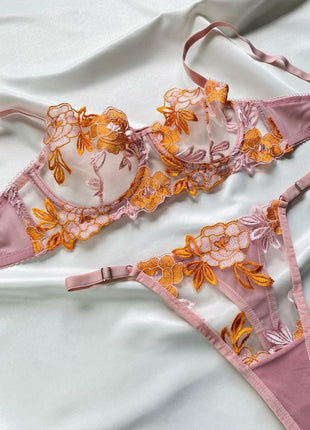 Ensemble de Lingerie Rose en Dentelle avec Broderie Florale Orange