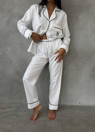 Pyjama Long en Satin Blanc avec Finitions Noires