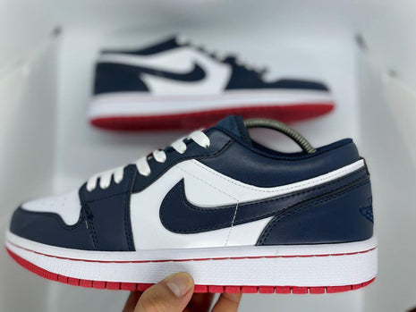 Nike AJ1 Low tricolore.