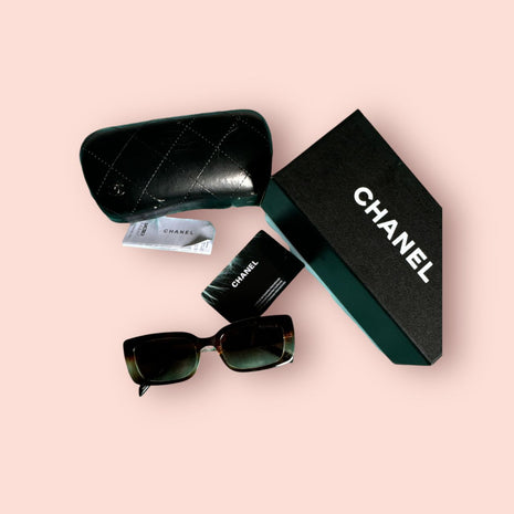 Lunettes de soleil CHANEL chic et élégant pour Femme.