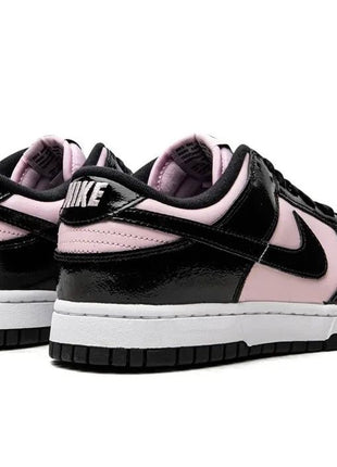 Nike Dunk Low « Mousse rose et noire »