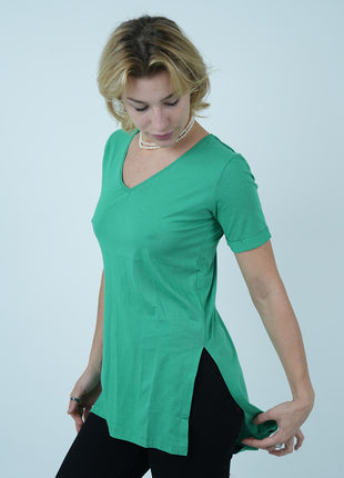 T-Shirt Basique Col V en Vert Vibrant