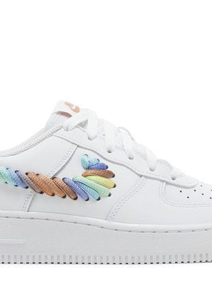 Nike Air Force 1 Low GS Rainbow Lace Swoosh Baskets Blanc Multi-Couleur.