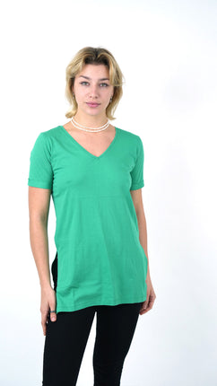 T-Shirt Basique Col V en Vert Vibrant