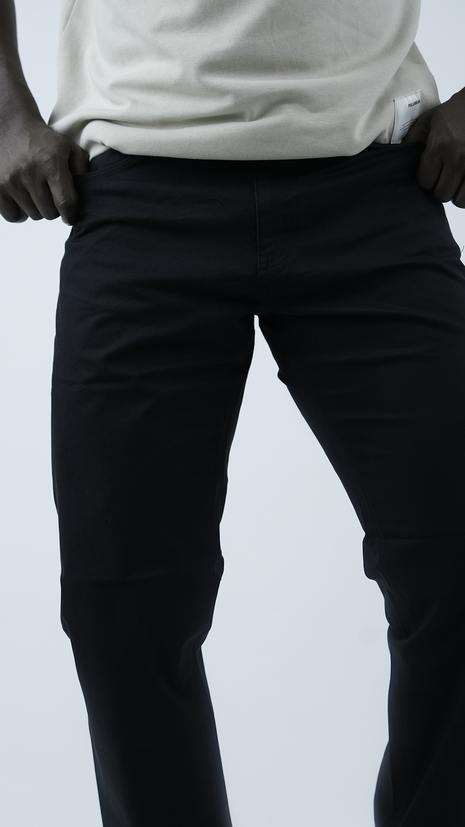 Pantalon Slim Noir 'Élégance Contemporaine'