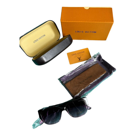 Lunettes de soleil pour femme Louis vuitton.