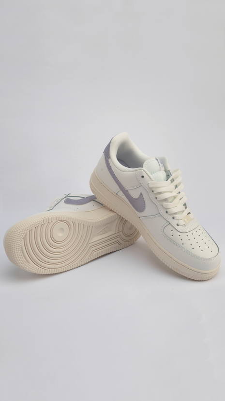 Nike Air Force 1 - Blanc et Violet