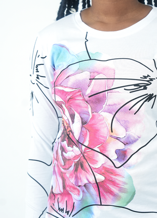 T-Shirt à Manches Longues 'Floral Elegance'