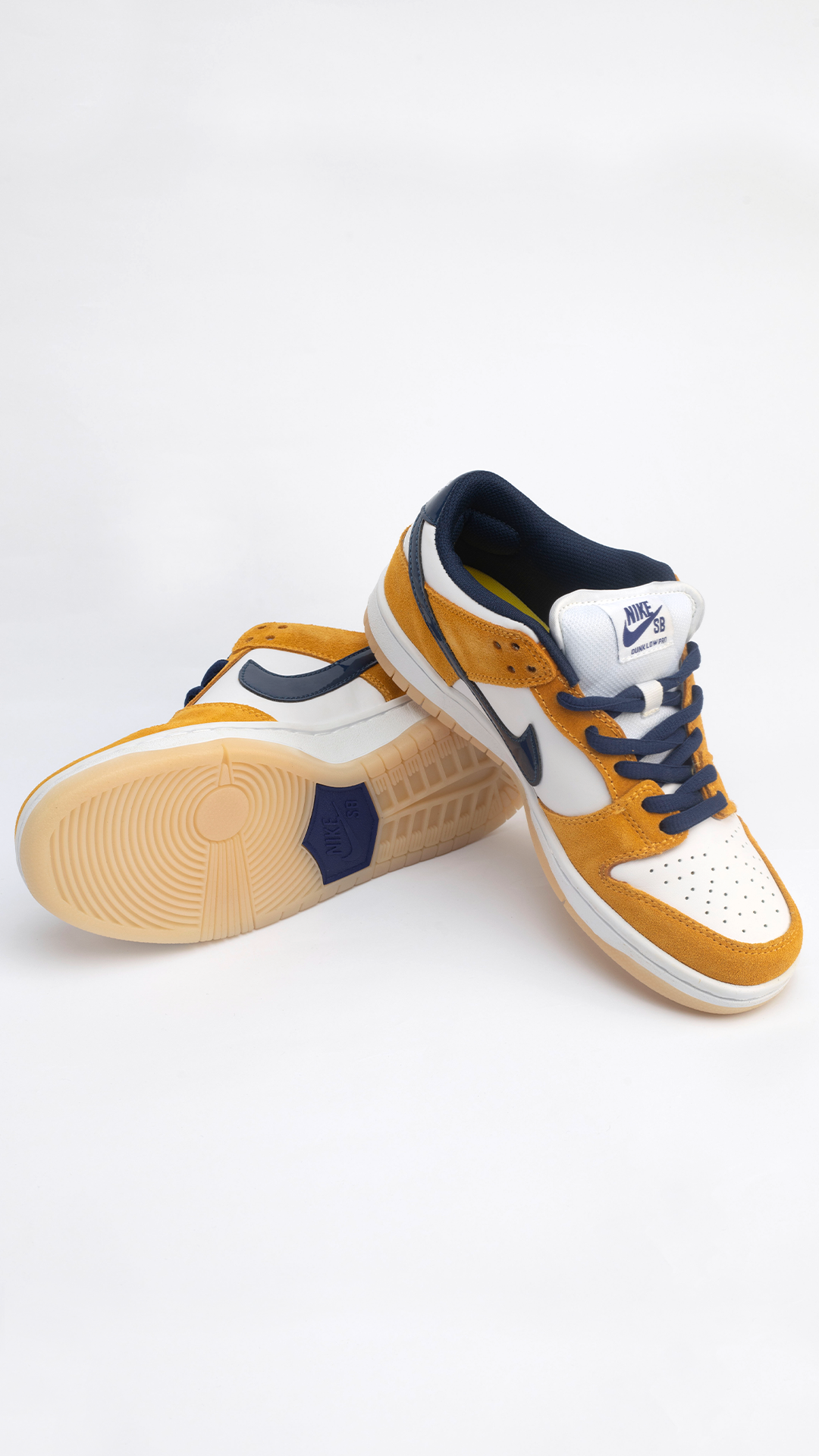 Nike SB Dunk Low Jaune et Bleu Marine Modepanier